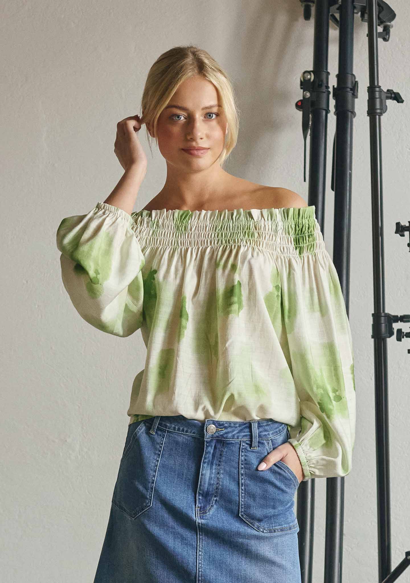 Ane Stretch Blouse - Green Watercolor