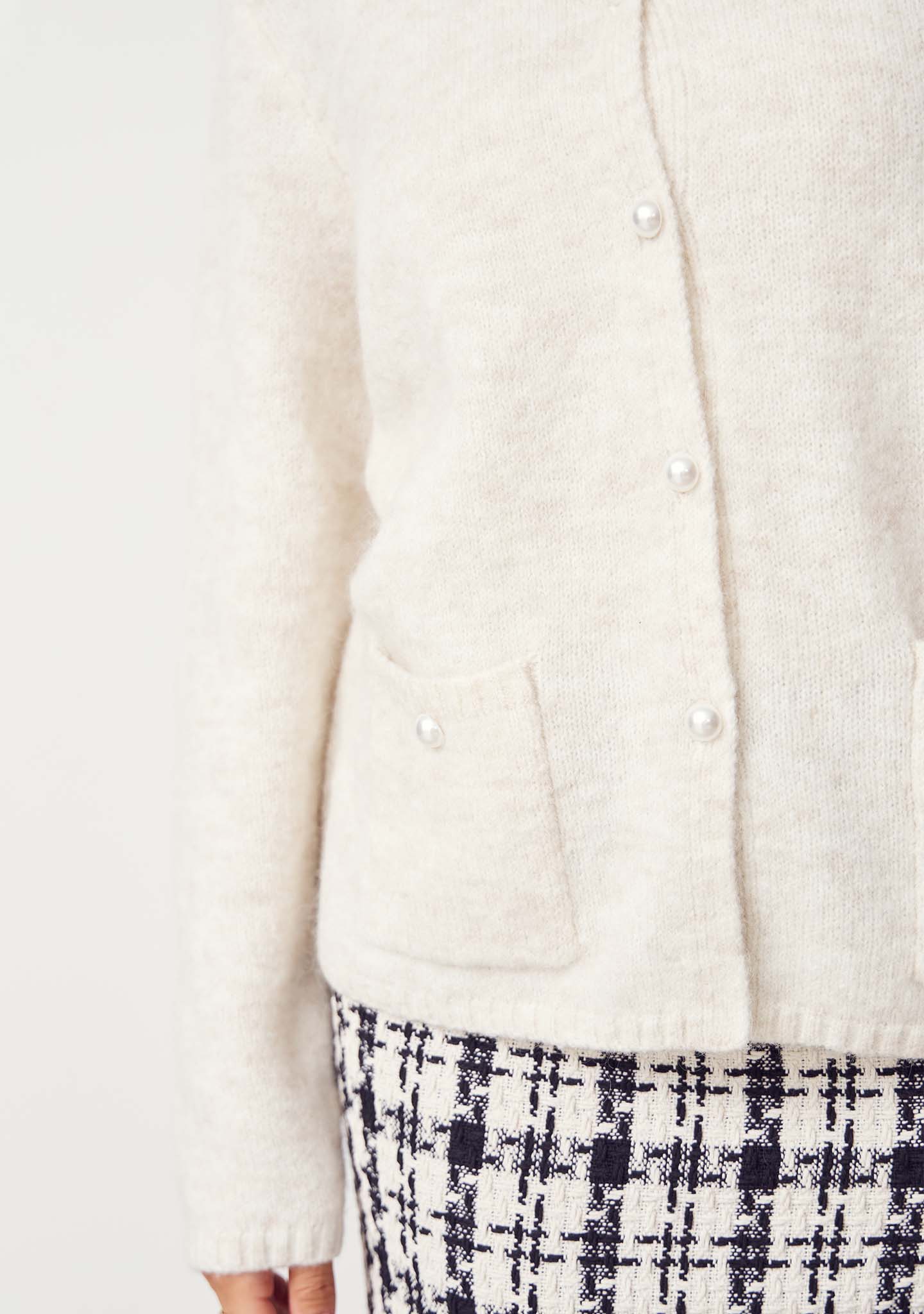 Anna Classic Cardigan - Broken White - Image 7