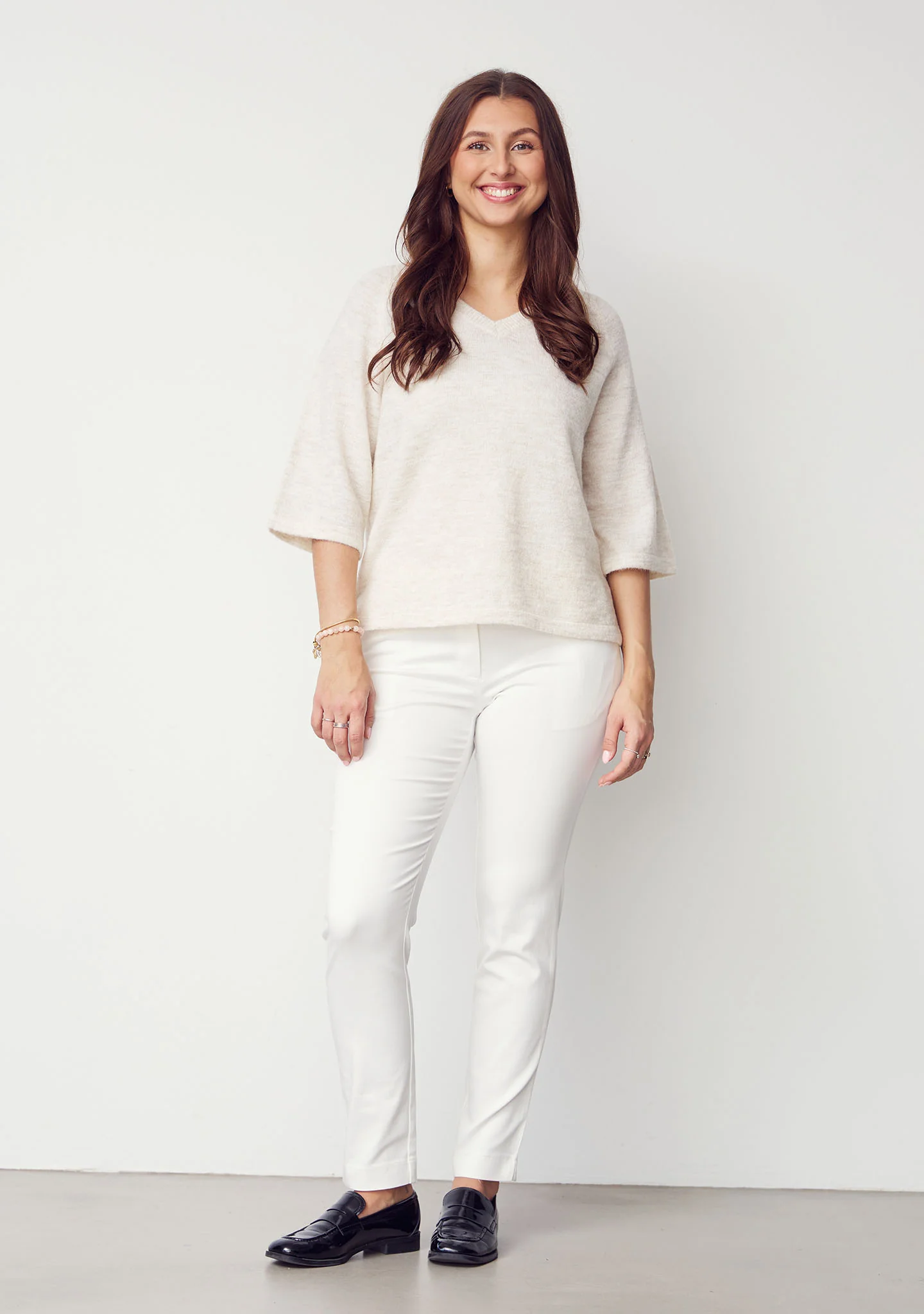 Anna s/s V-Neck Pullover - Broken White - Image 3