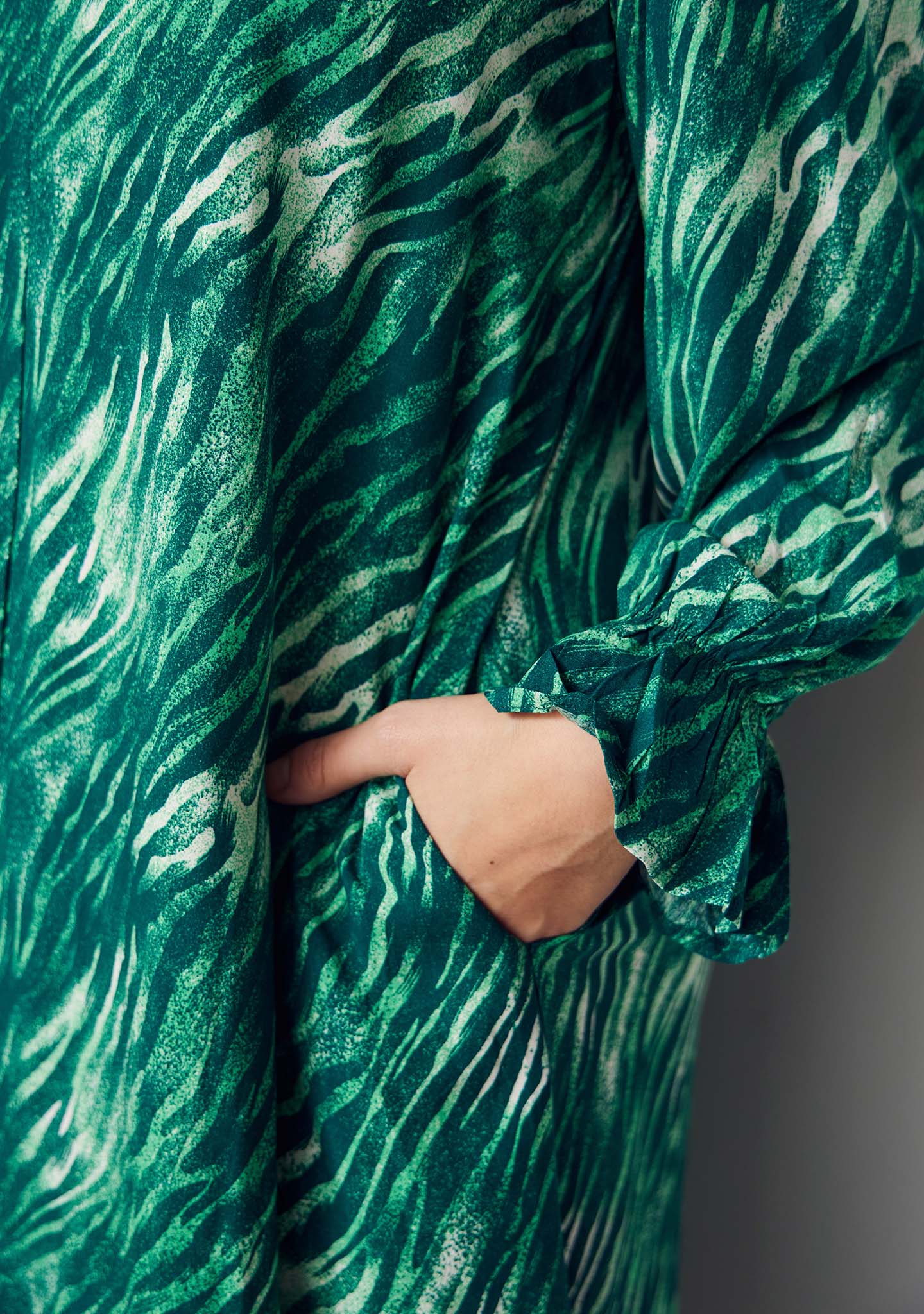 Annica V-Neck Dress - Green Float - Image 3