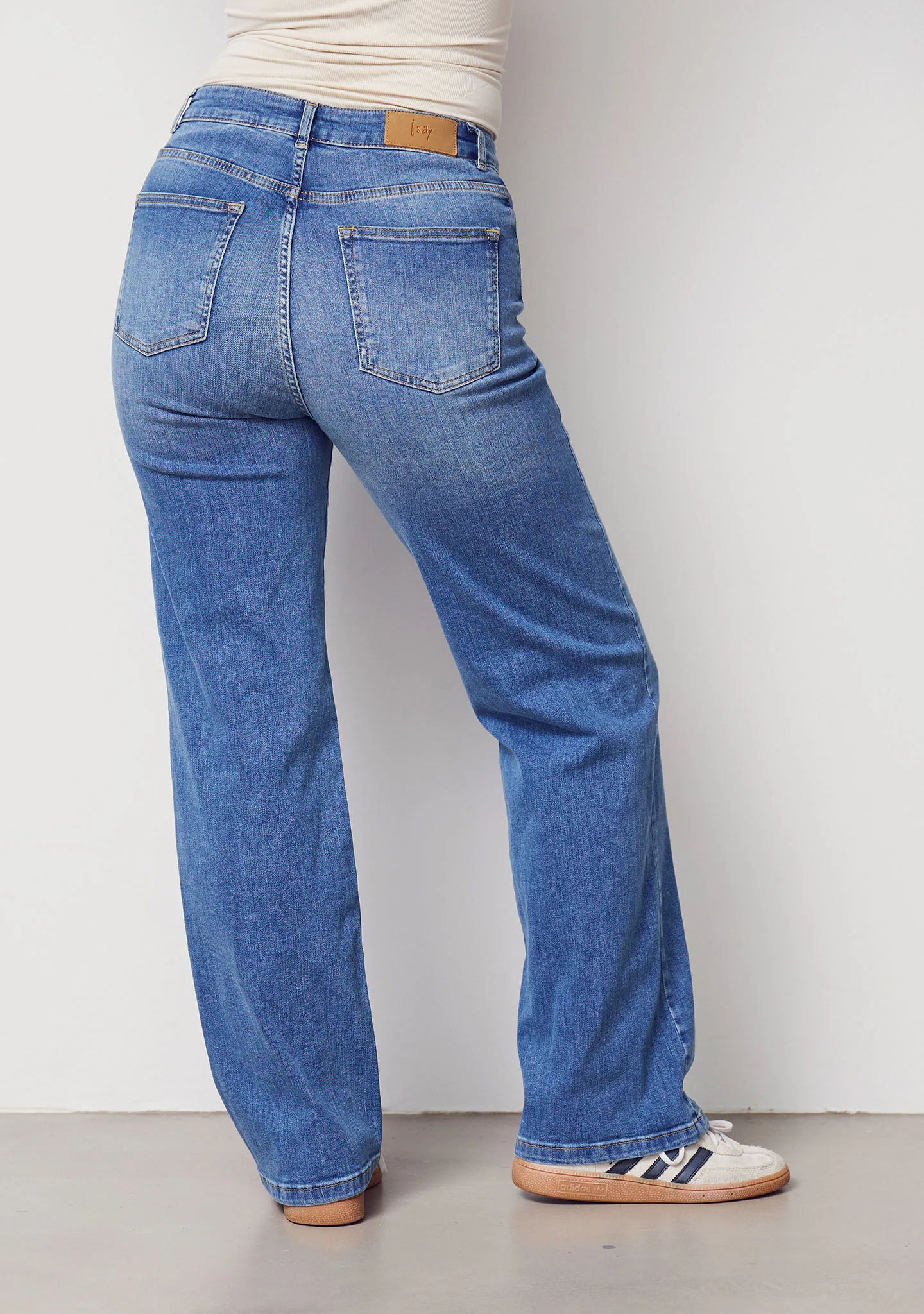Bologna Wide Jeans - Mid Denim - Image 3