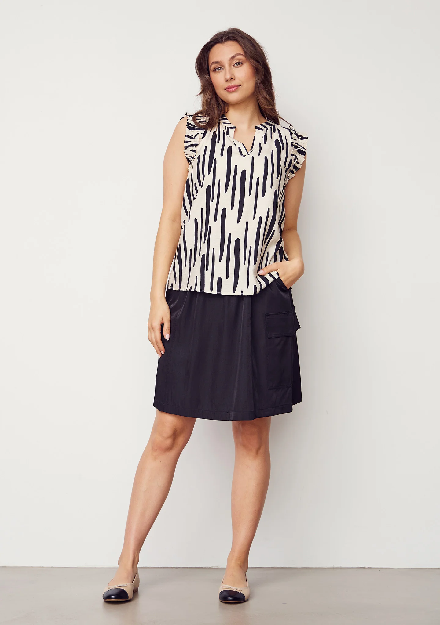 Cara Short Skirt - Black - Image 5