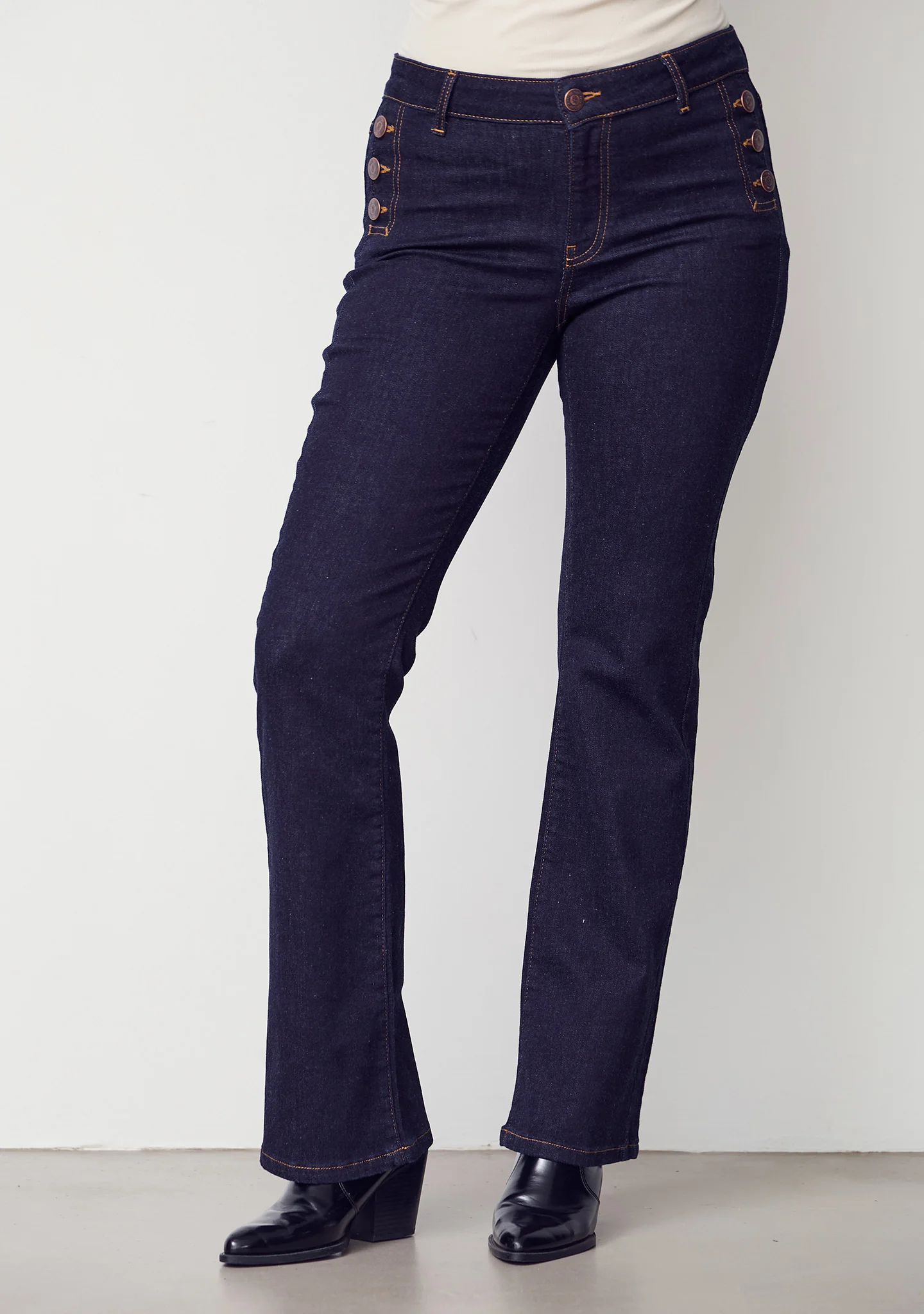 Como Flare Button Jeans - Unwashed Denim