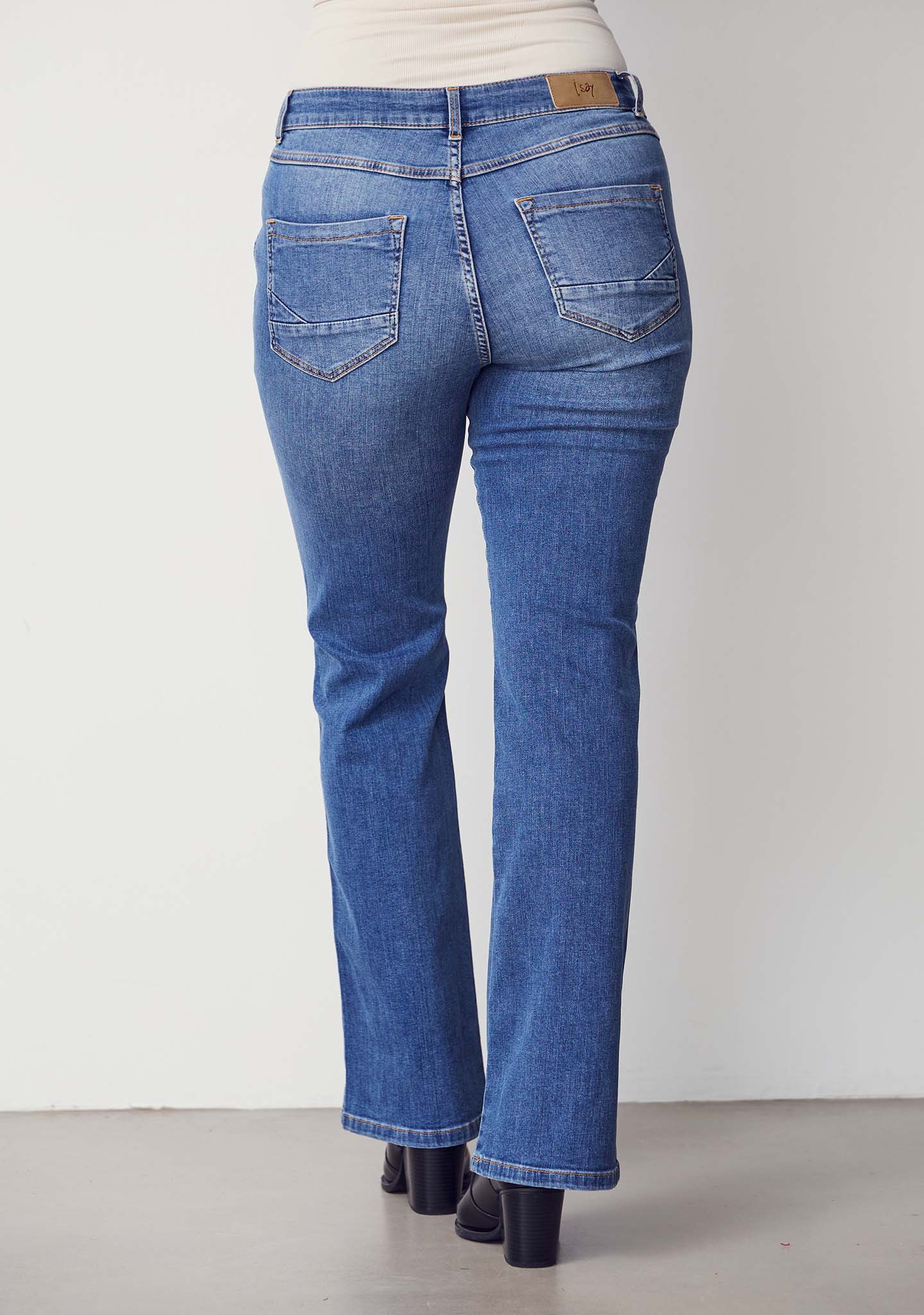 Como Long Flare Jeans - Mid Denim - Image 3