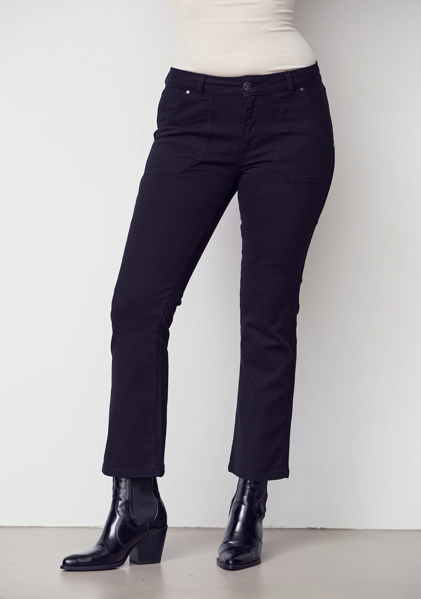 Como Twill Flare Pant - Black