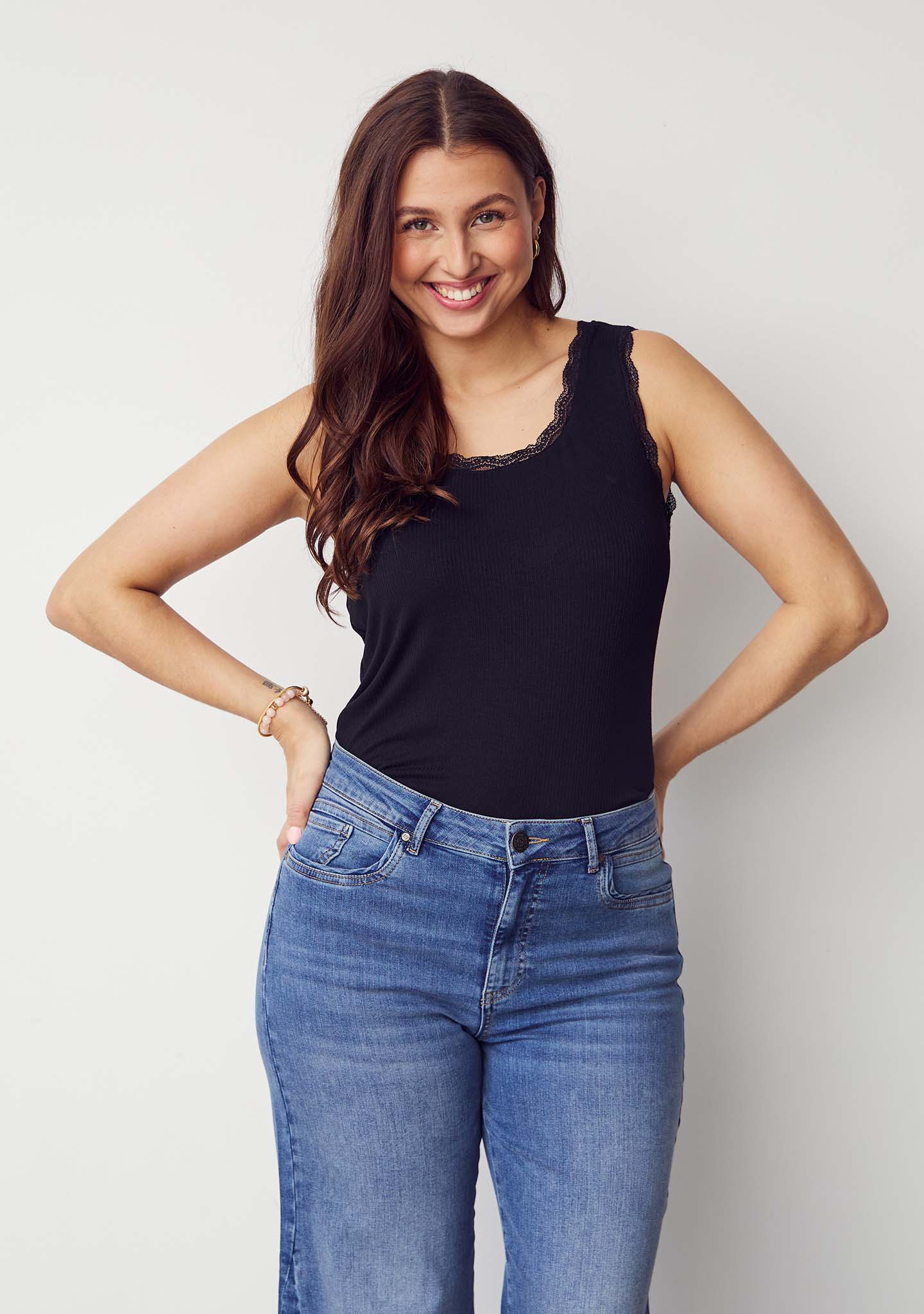 Dee O-Neck Top - Black - Image 3