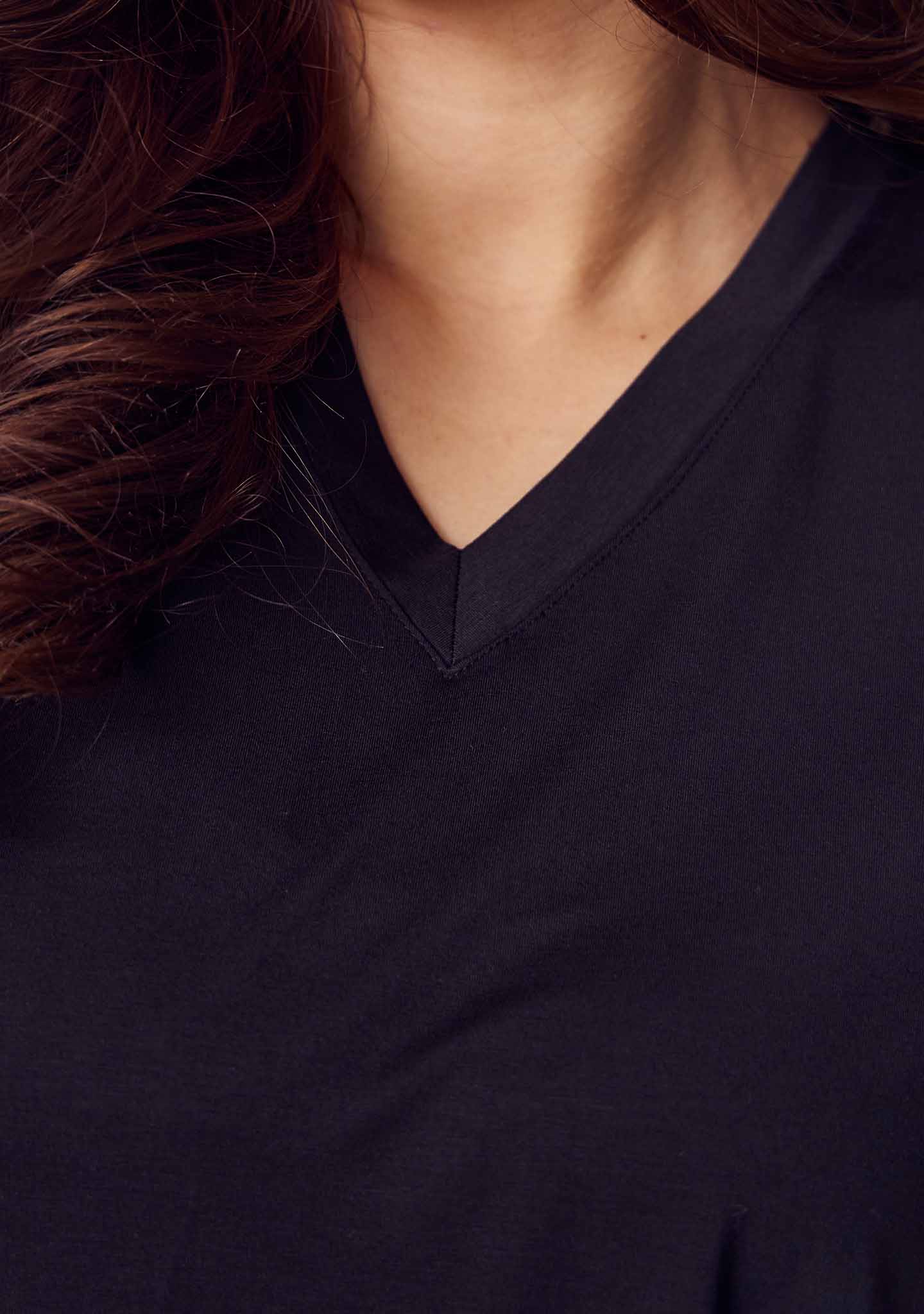 Gritt V-Neck T-Shirt - Black - Image 3