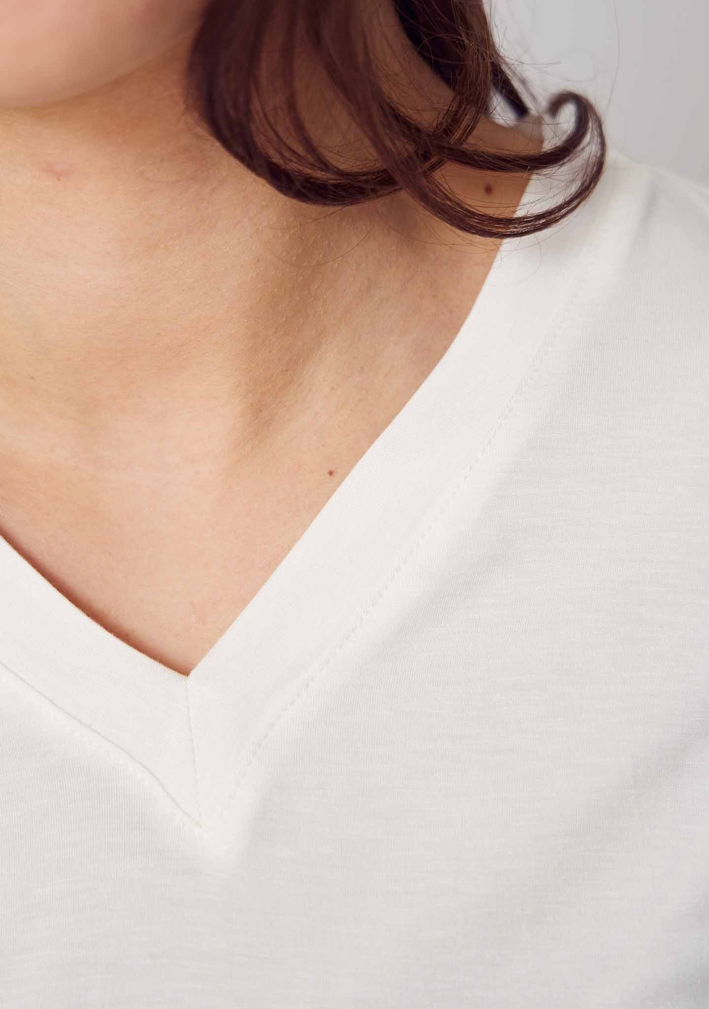 Gritt V-Neck T-Shirt - Broken White - Image 3