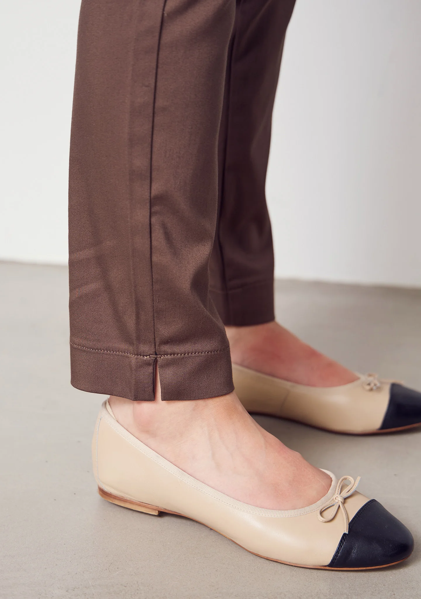 Isay Chino Pant - LONG Mole - Image 4
