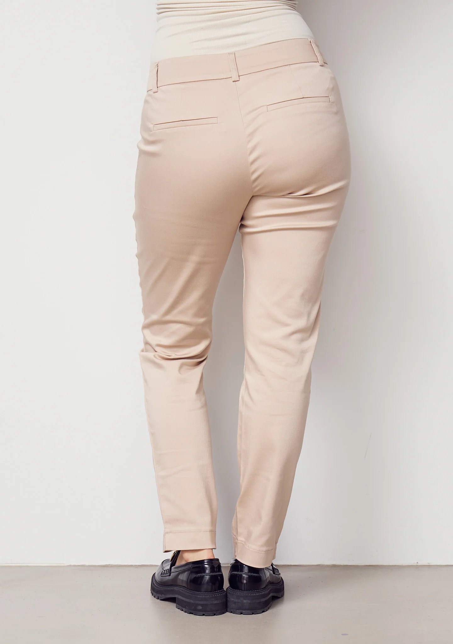 Isay Chino Pant - LONG Sand - Image 3