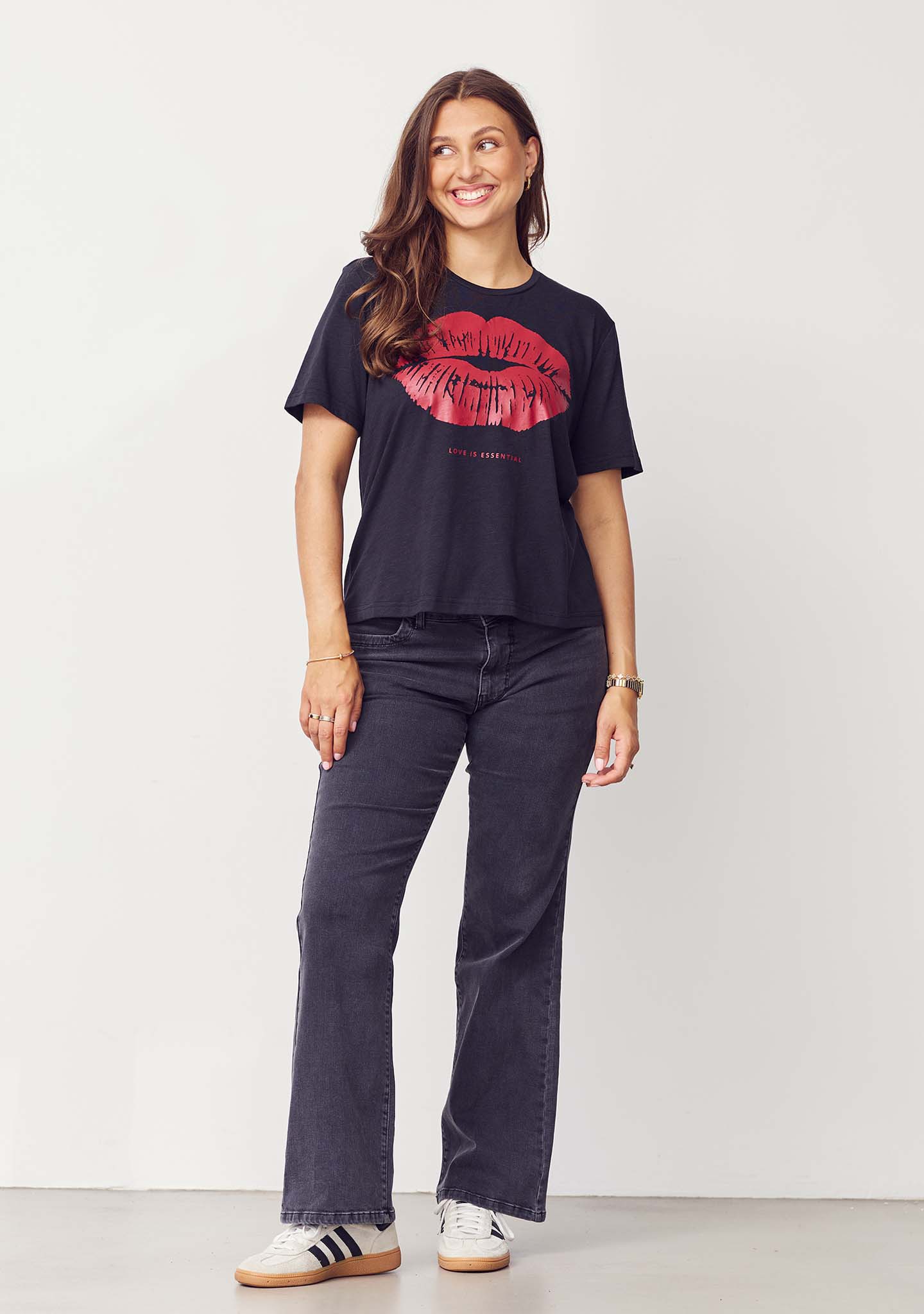 Kora Lip T-Shirt - Black