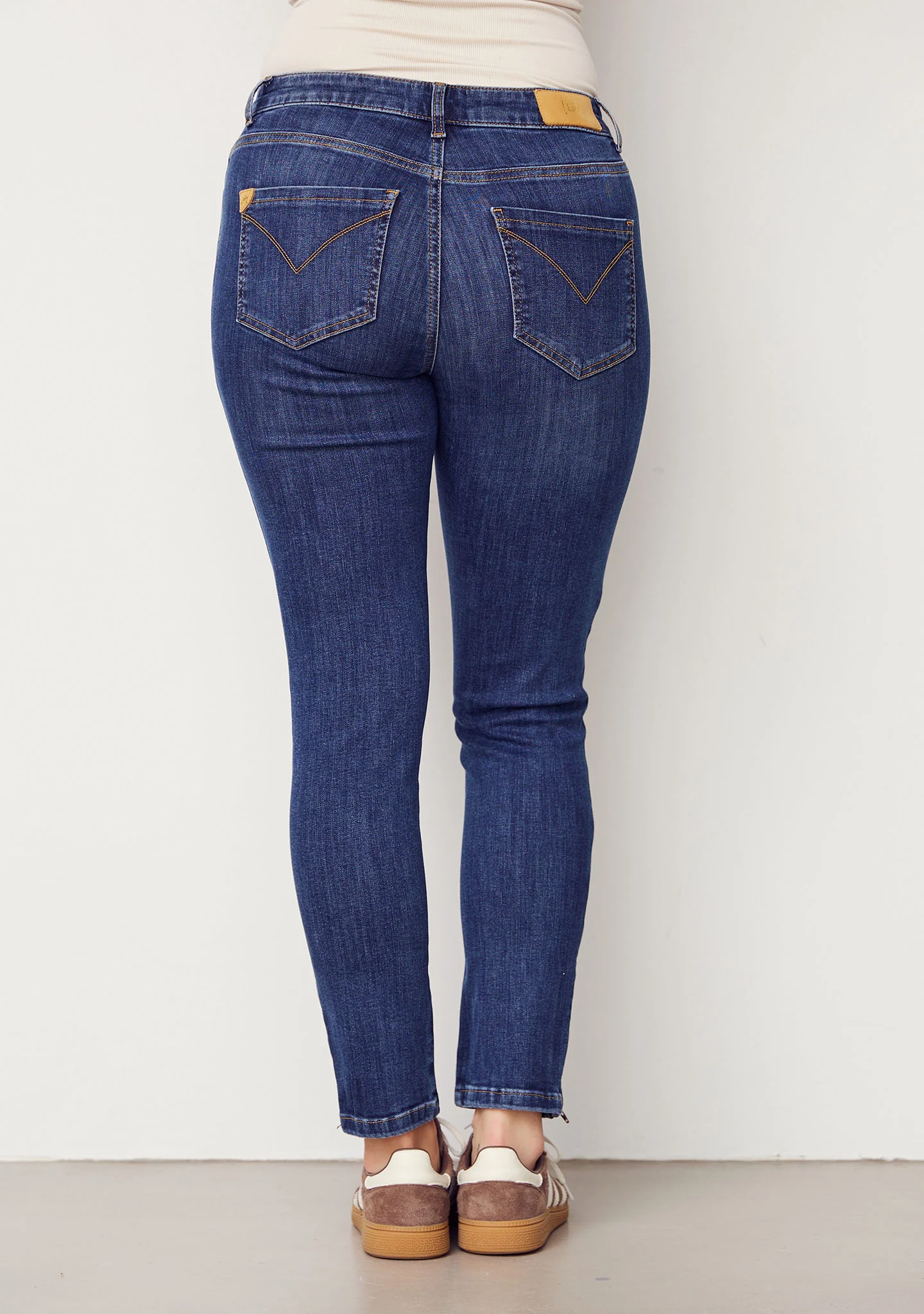 Lecco Zip Jeans - Dark Denim Wash - Image 3