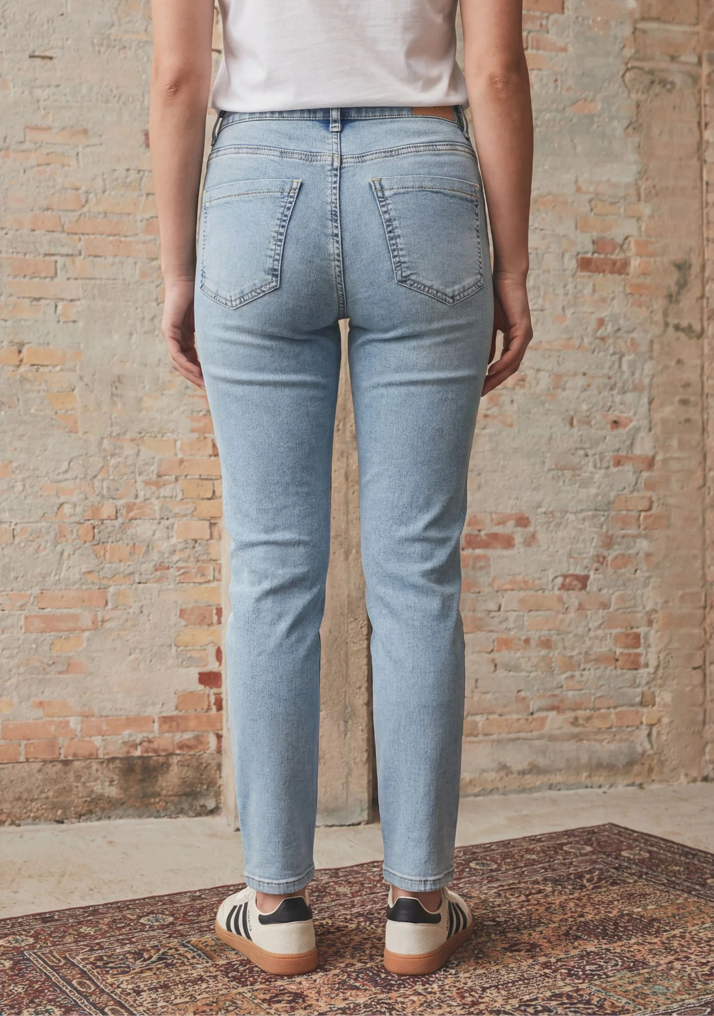 Lido Jeans - Light Denim - Image 3