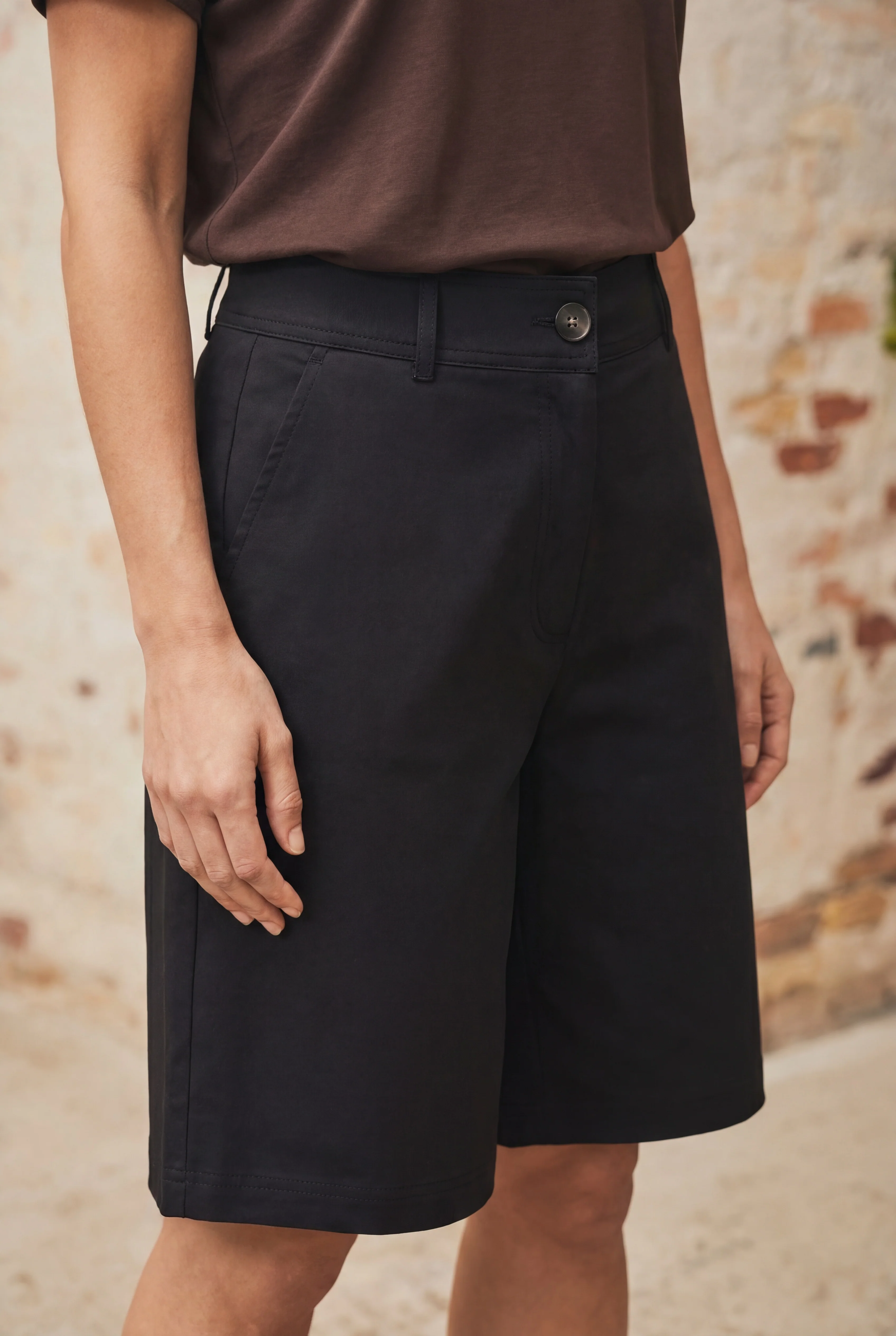 Majse Shorts - Black - Image 2