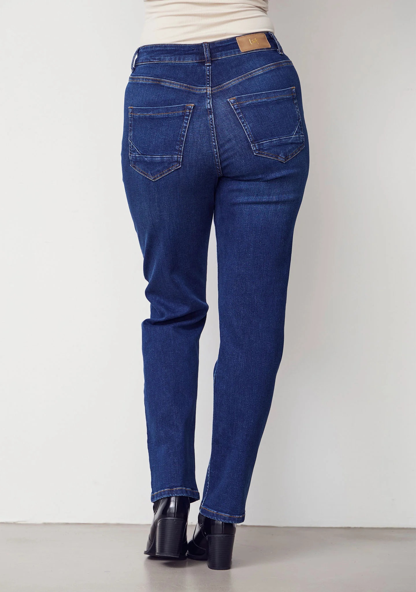 Monza Straight Jeans - Dark Blue Wash - Image 3