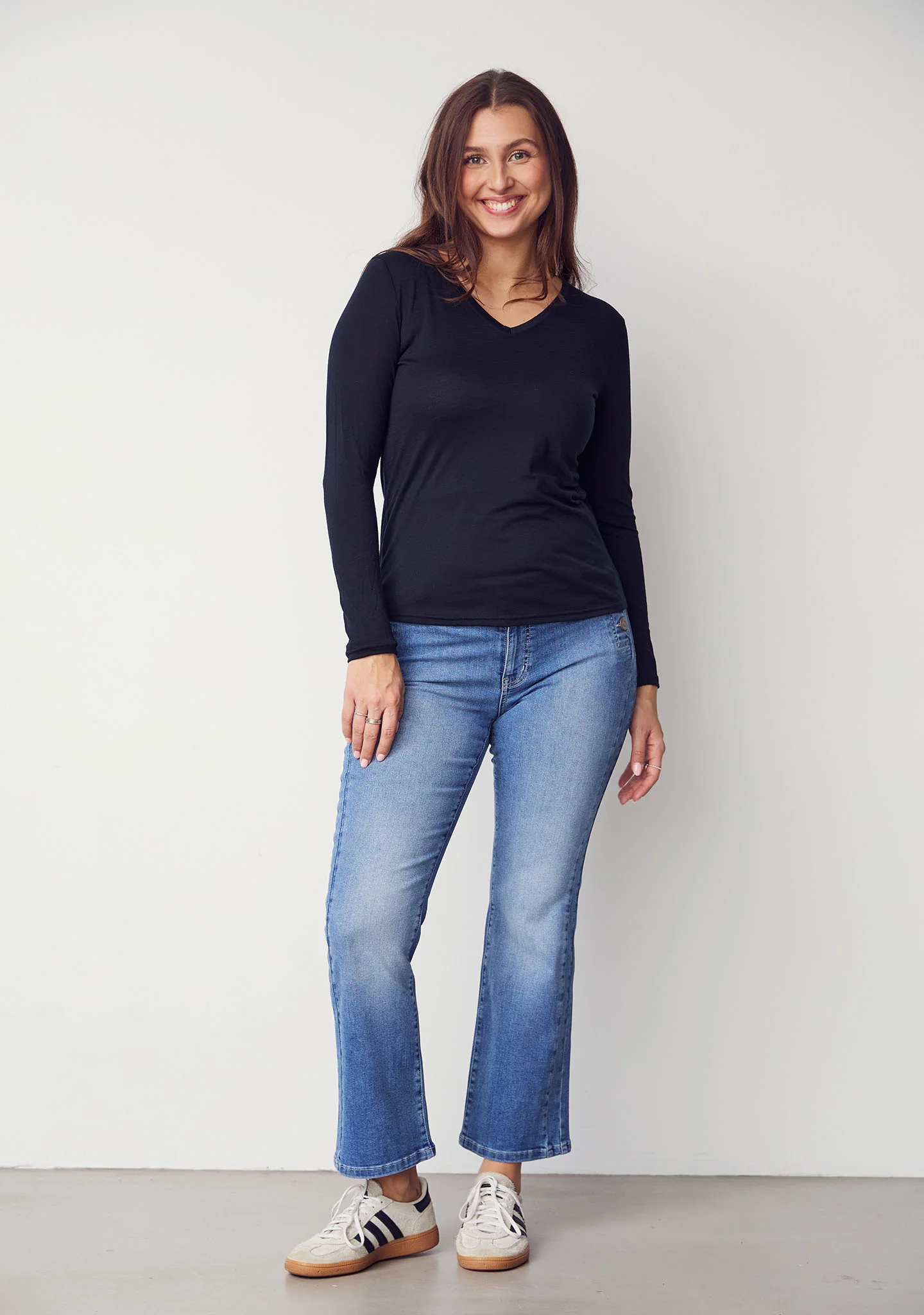 Nelly l/s T-shirt - Black - Image 4