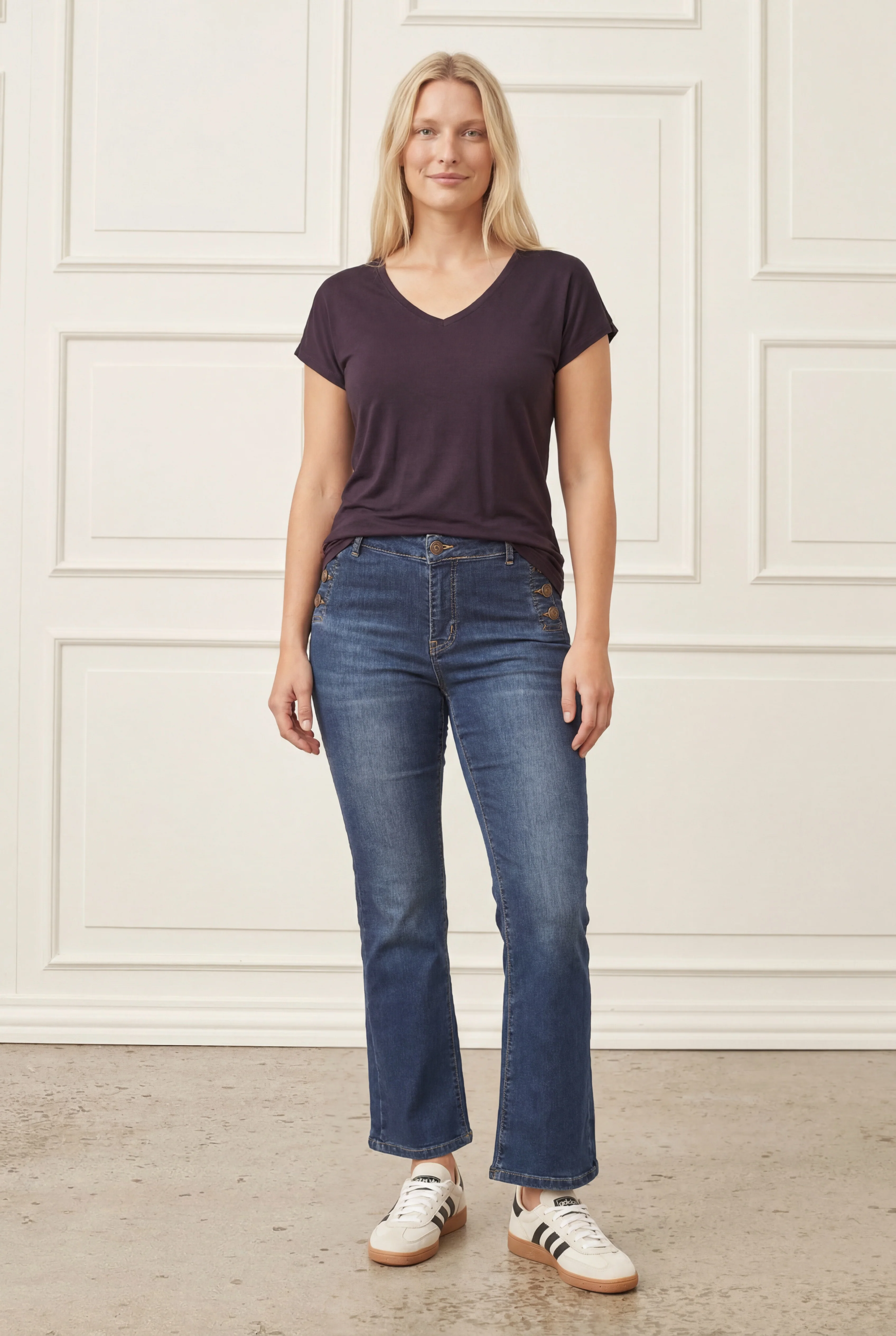 Nugga V-Neck T-Shirt - Aubergine - Image 3