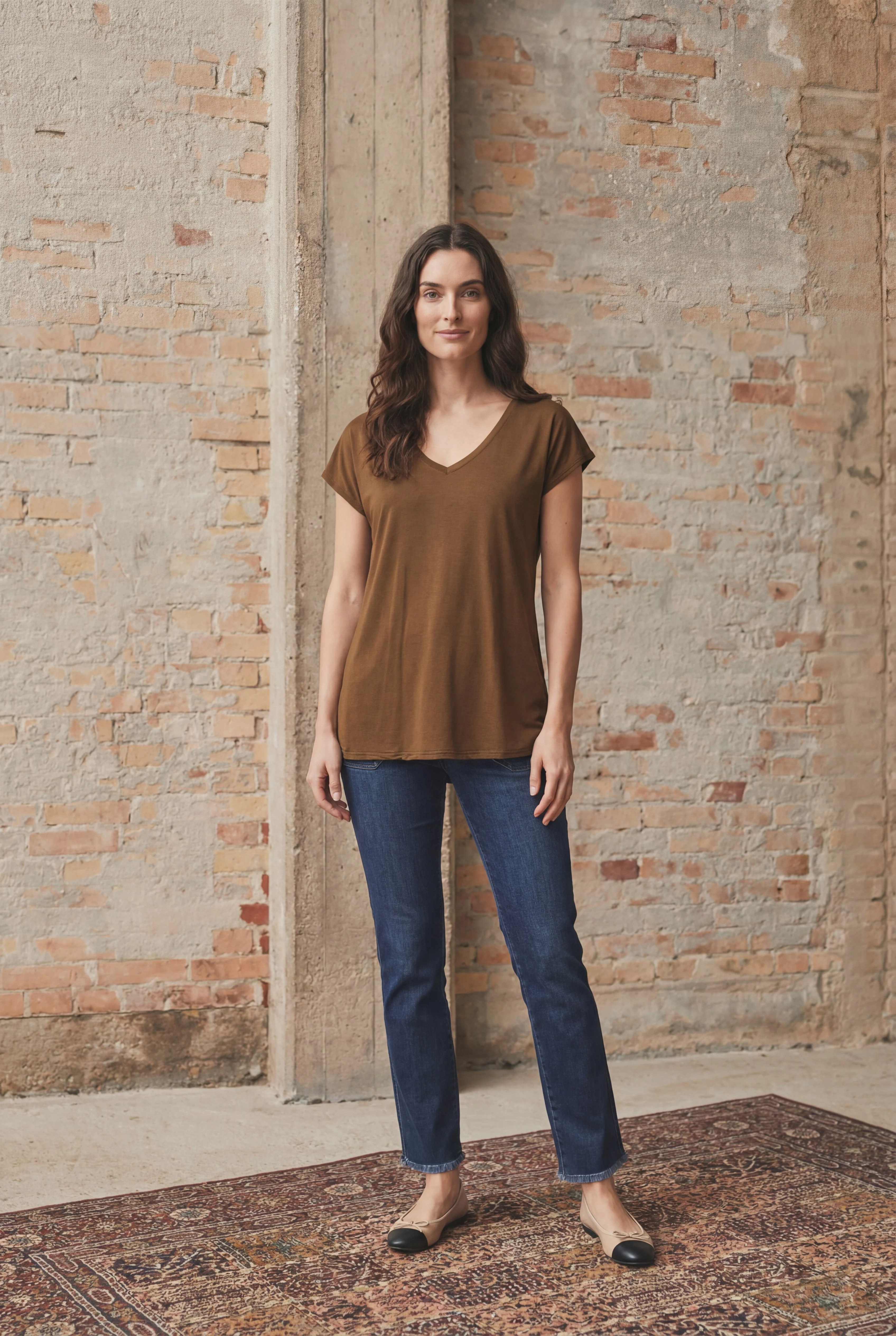 Nugga V-Neck T-Shirt - Toffee - Image 3