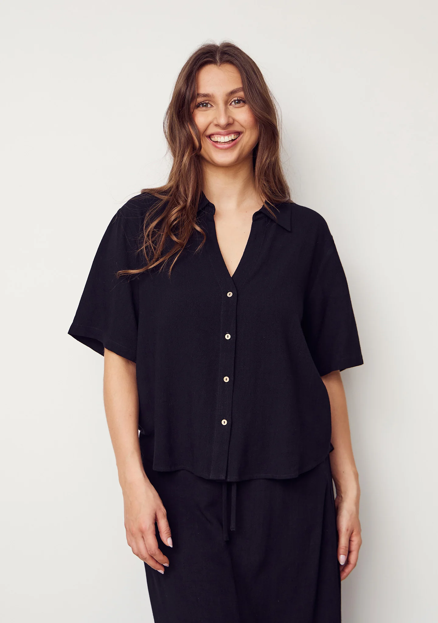 Pearl s/s Shirt - Black - Image 2