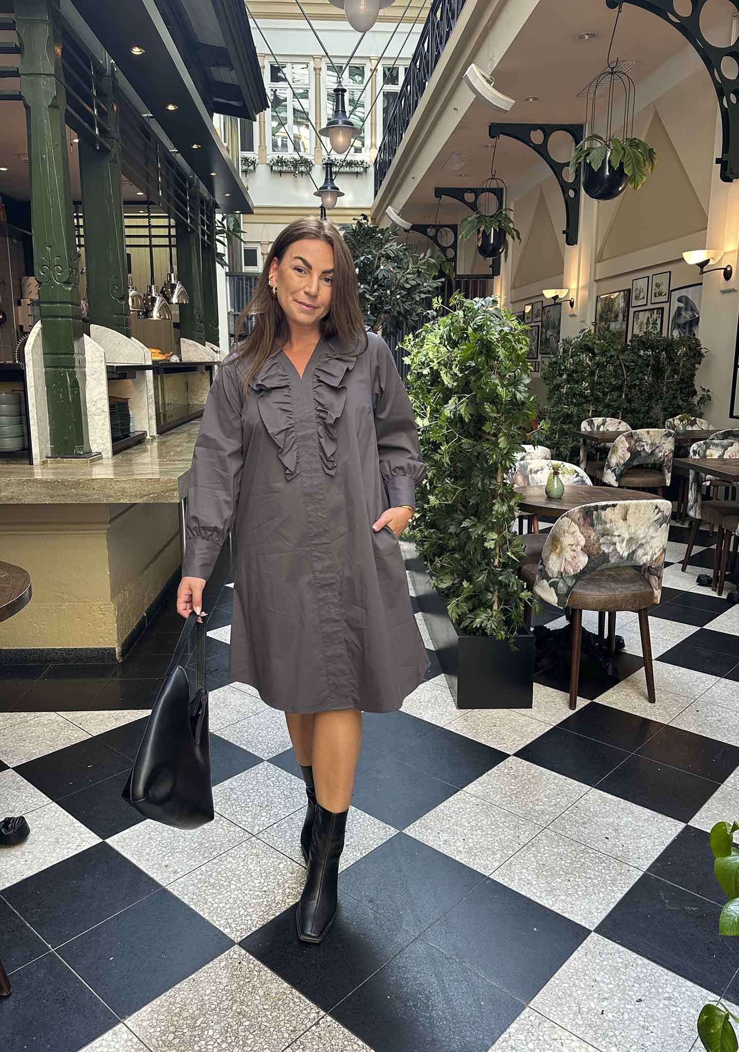 Sigga V-Flounce Dress - Grey - Image 4