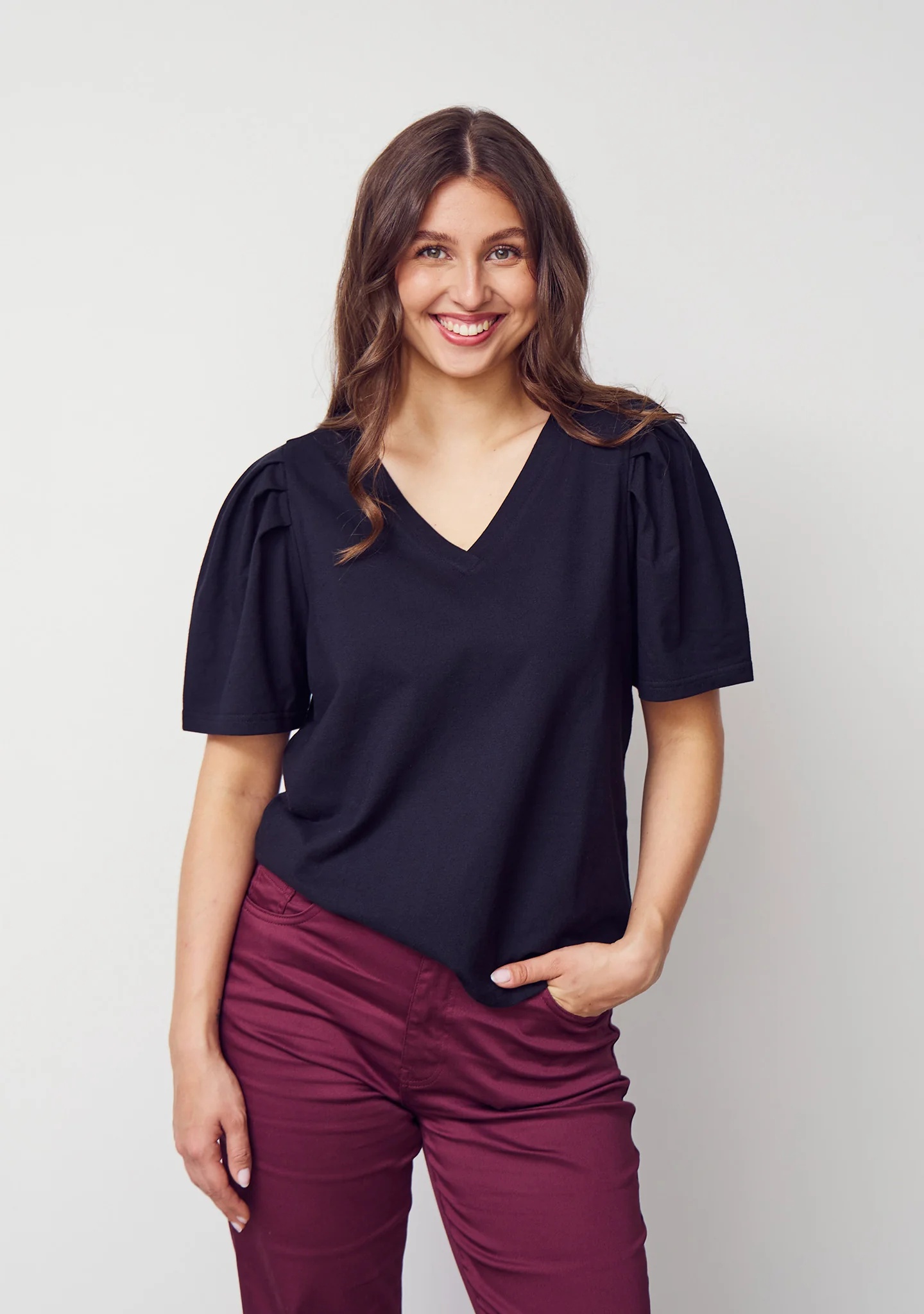 Tinni V-Neck T-Shirt - Black - Image 2