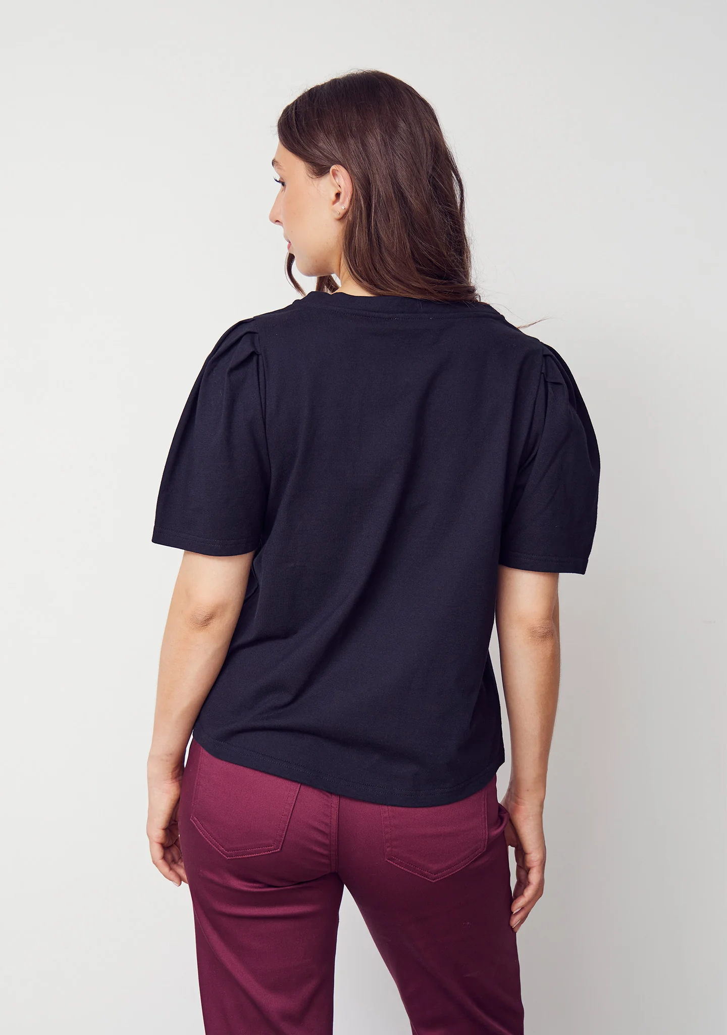 Tinni V-Neck T-Shirt - Black - Image 3