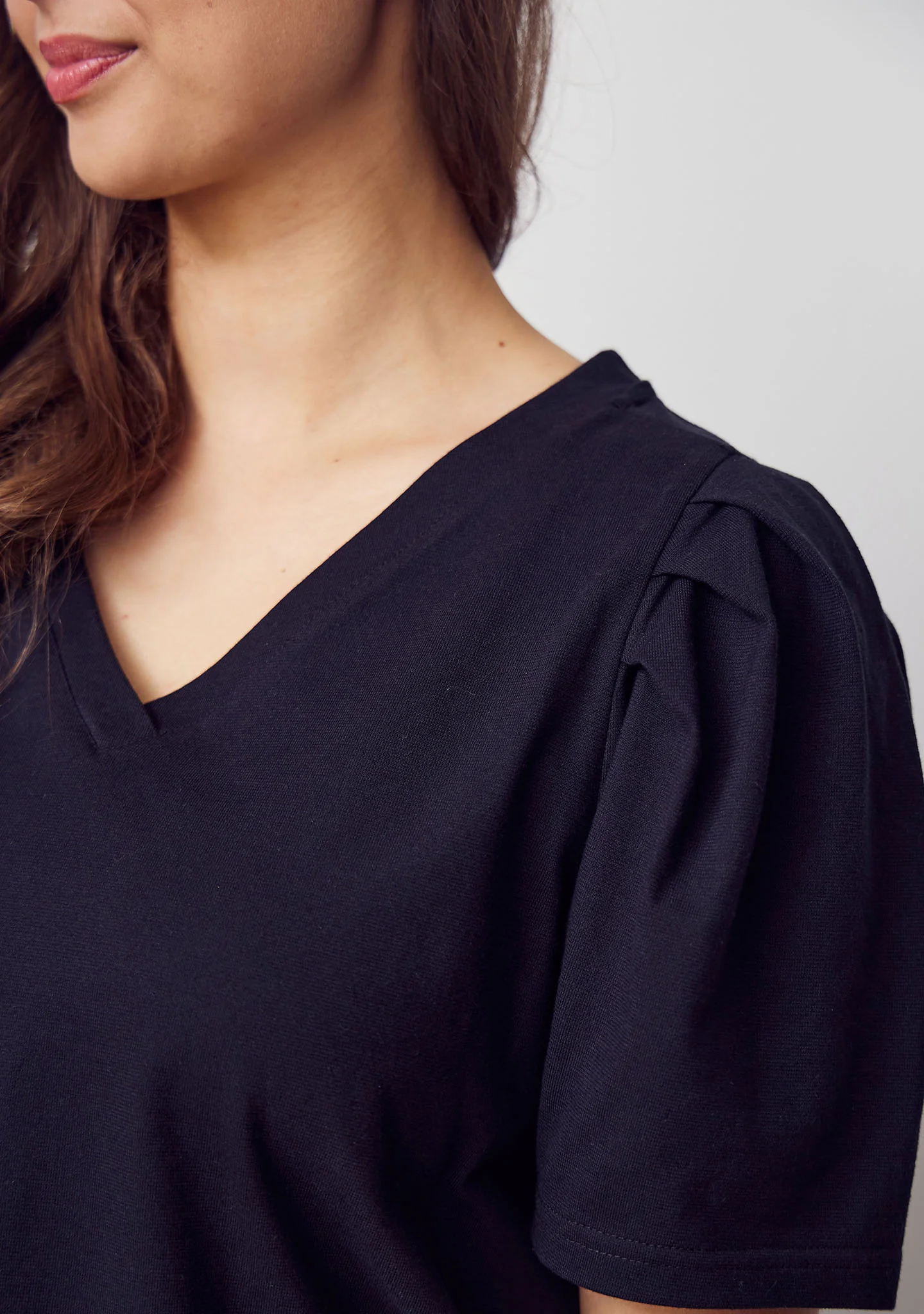 Tinni V-Neck T-Shirt - Black - Image 4