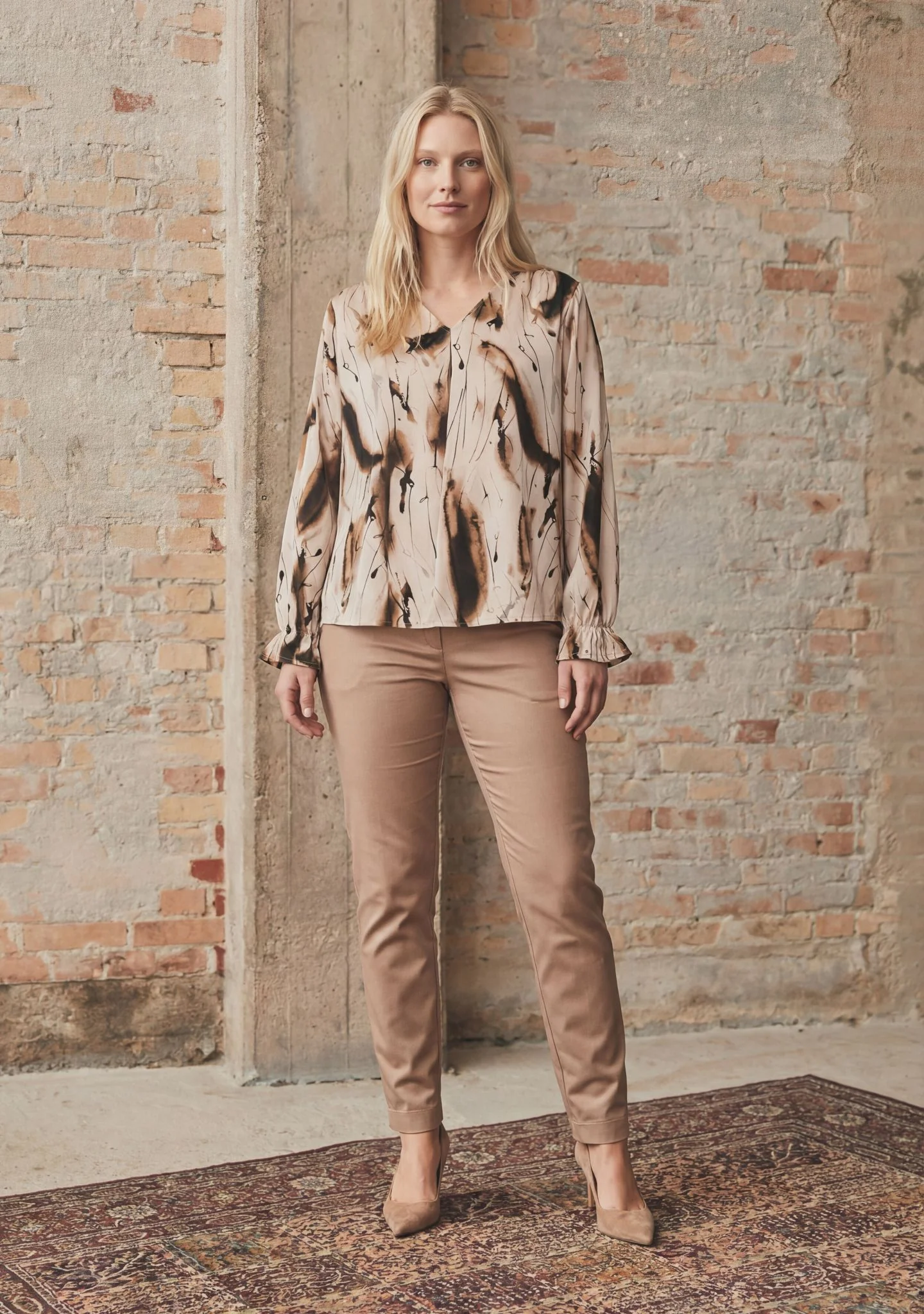 Venessa Blouse - Camel Drawing - Image 4