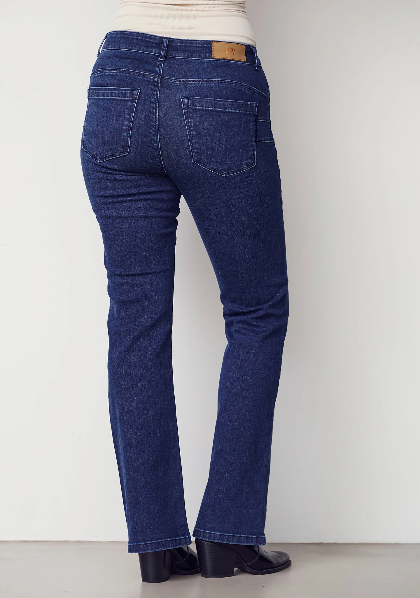 Verona Flare Jeans - Dark Basic Wash - Image 4