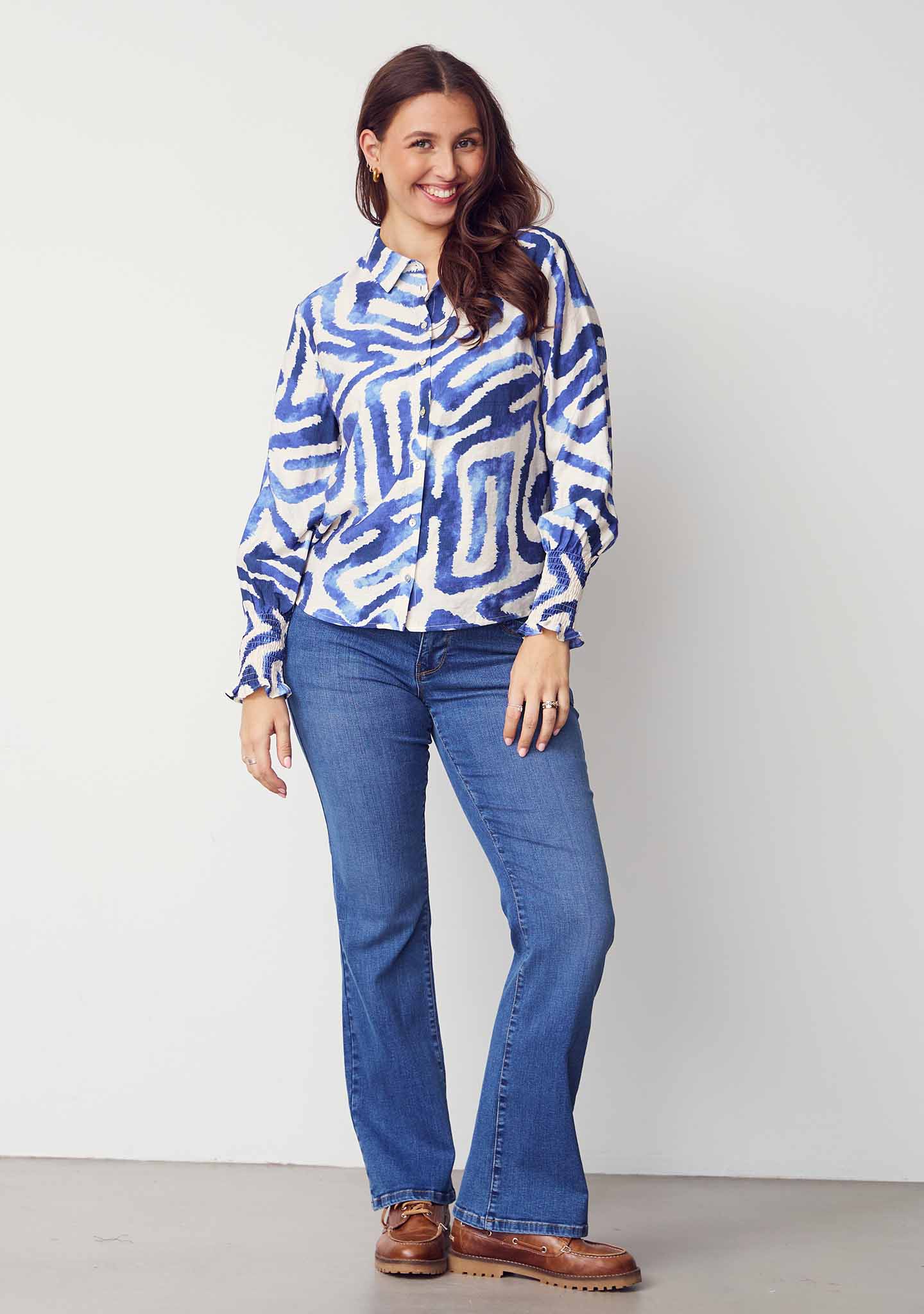 Verona Flare Jeans - Mid Denim Wash - Image 5