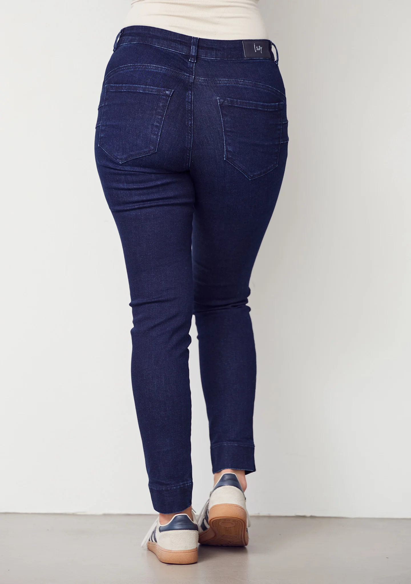 Verona Jeans - Deep Dark Denim - Image 3
