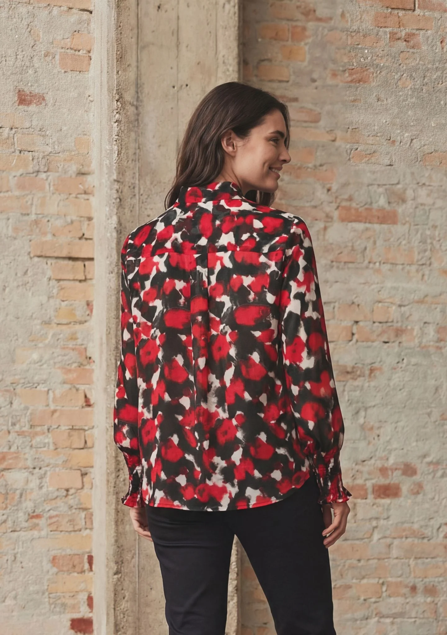 Vibse Shirt - Red Abstraction - Image 2