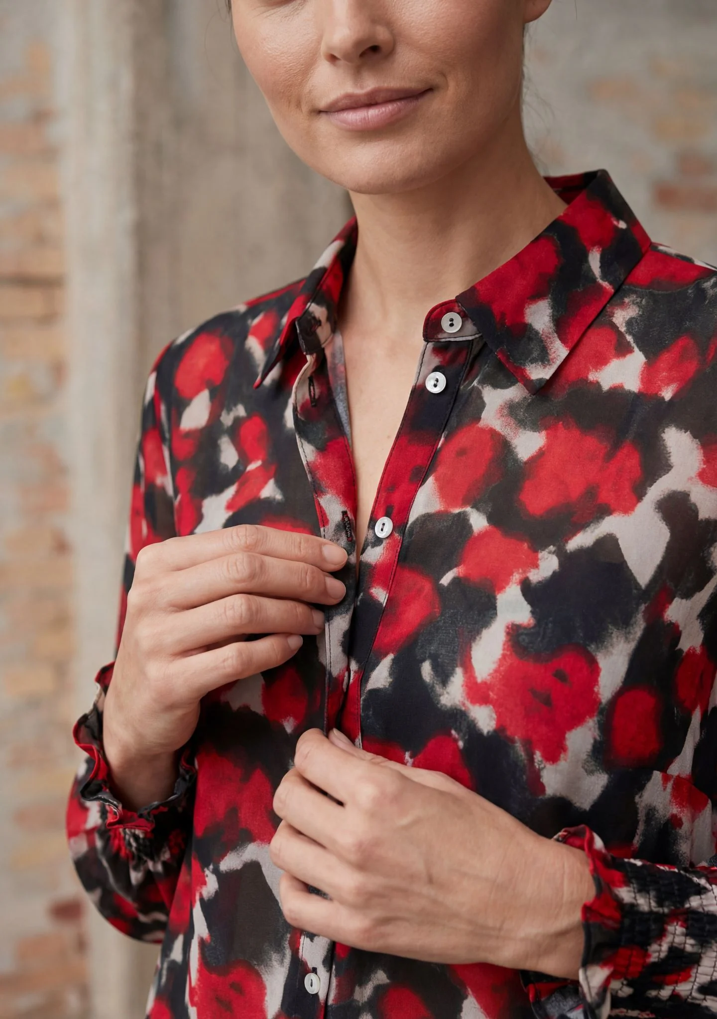 Vibse Shirt - Red Abstraction - Image 3