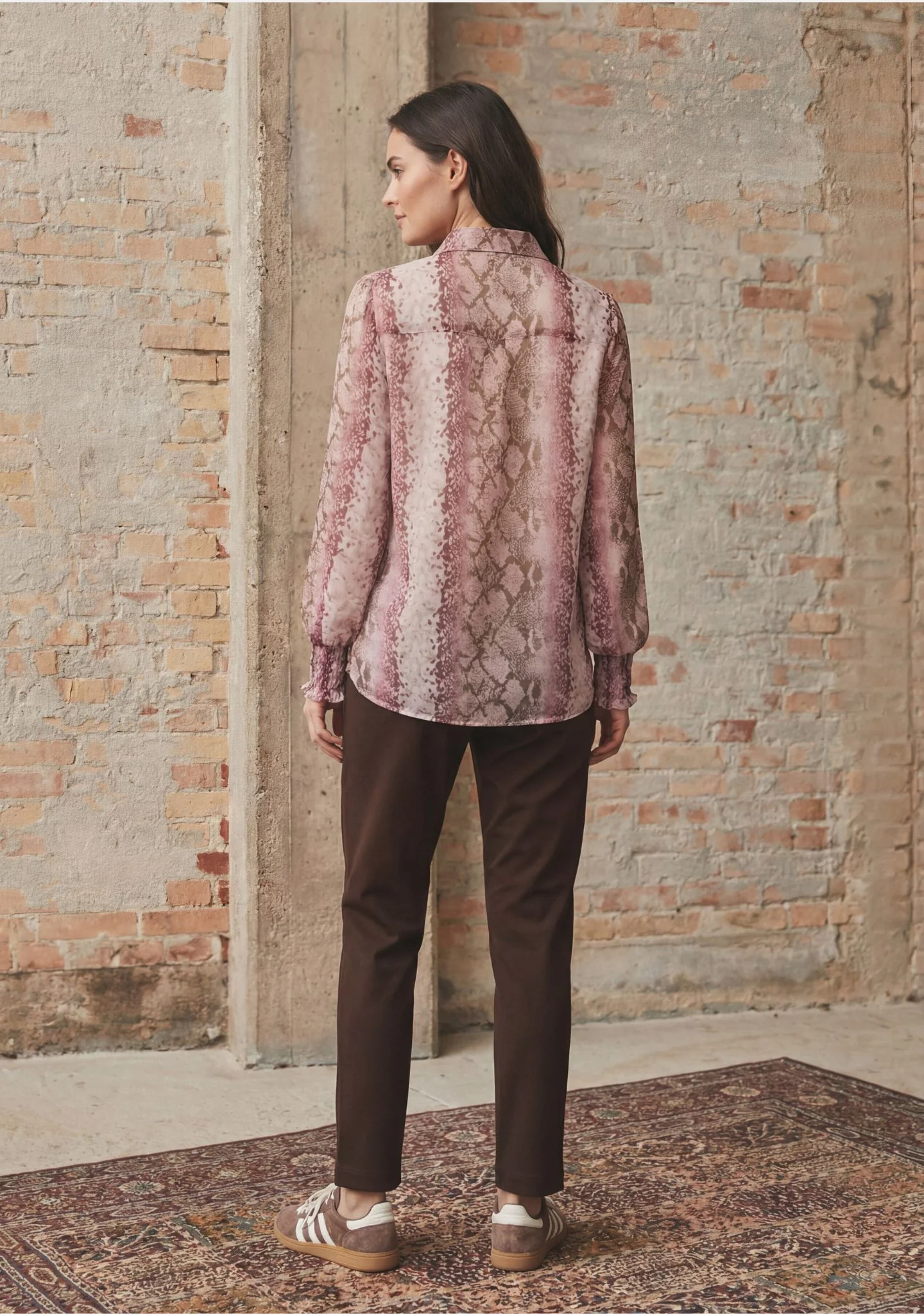 Vibse Shirt - Rose Snake - Image 4